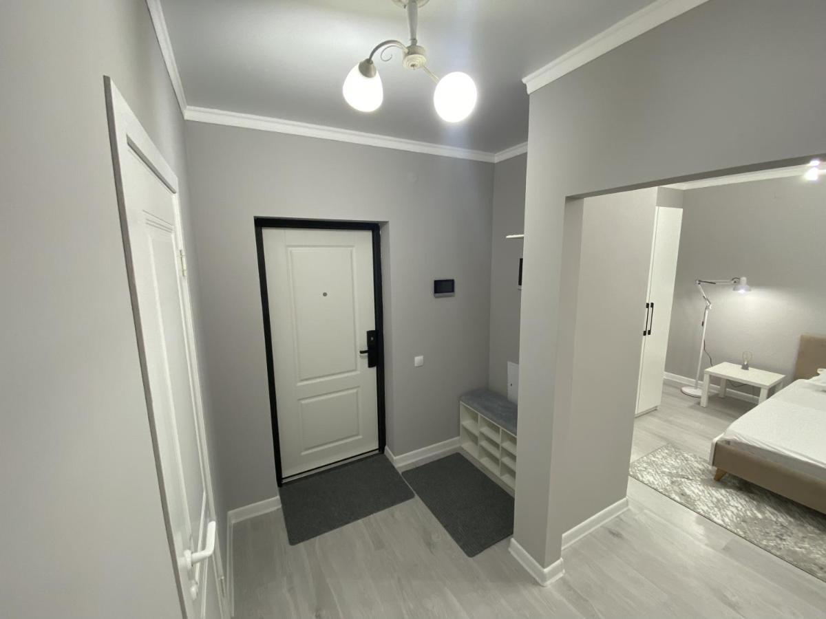 Уютная 1 Комнатная Freedom Apartman Asztana Kültér fotó