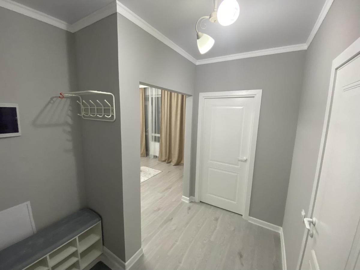 Уютная 1 Комнатная Freedom Apartman Asztana Kültér fotó