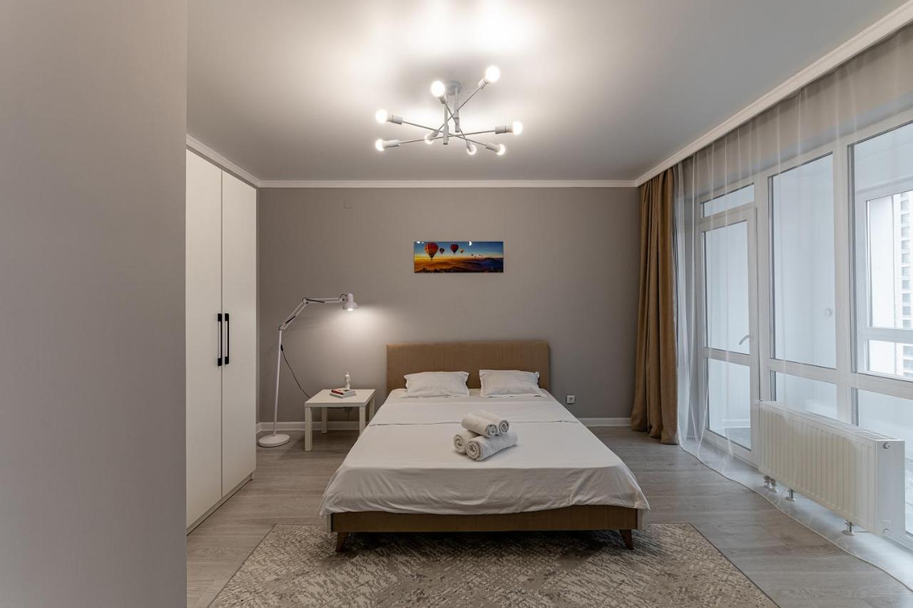 Уютная 1 Комнатная Freedom Apartman Asztana Kültér fotó