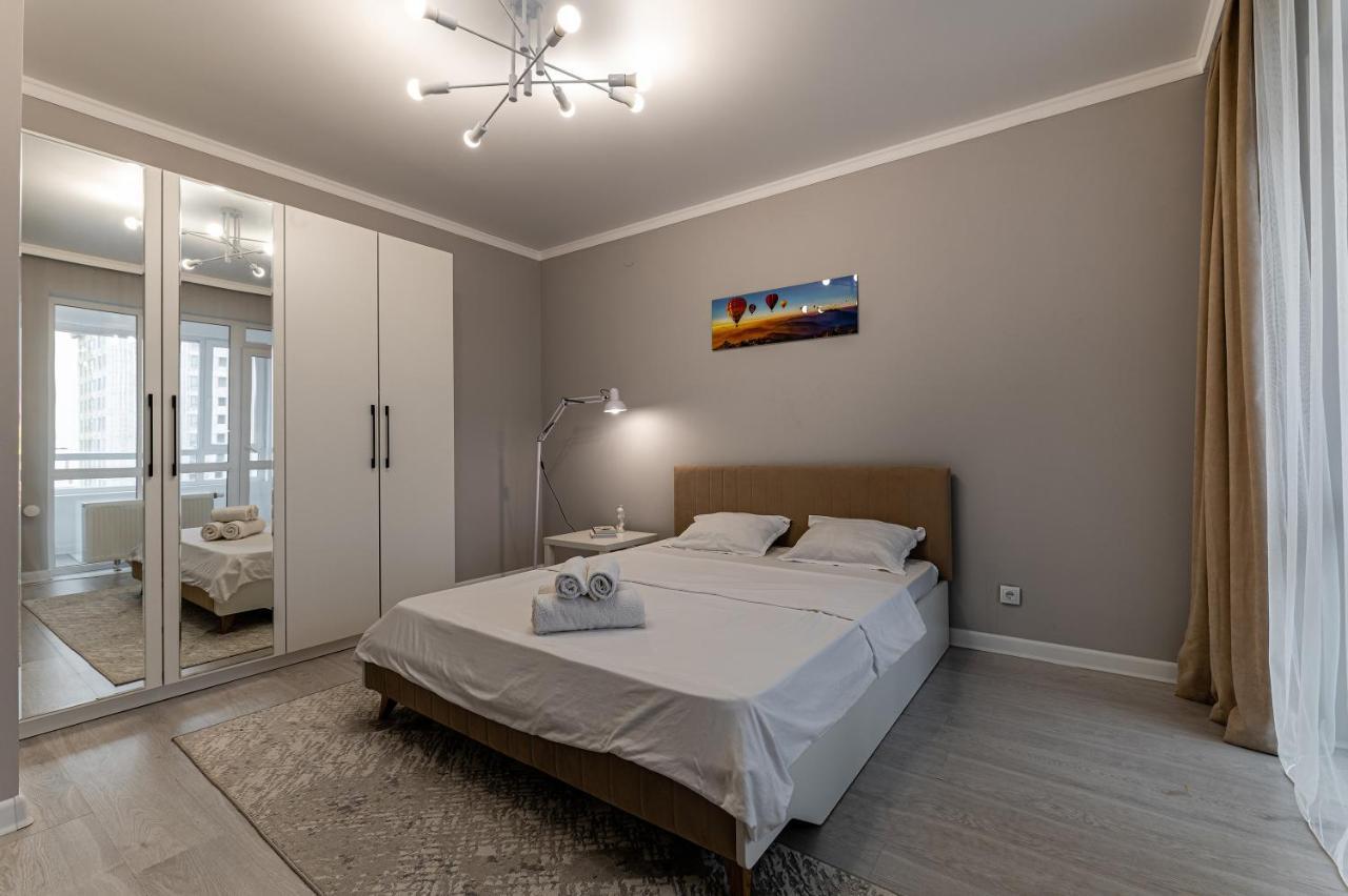 Уютная 1 Комнатная Freedom Apartman Asztana Kültér fotó